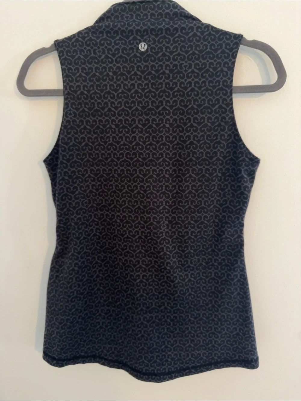 Lululemon Wet Dry Warm Black Print Sleeveless Peplum Vest Tunic Athletic Top